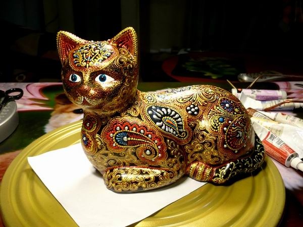 Мастер класс по точечной росписи контурами статуэтки Золотая кошка