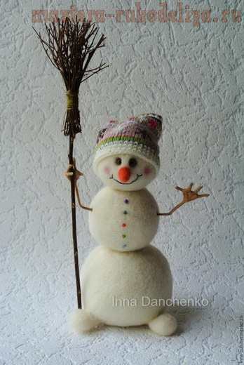 Мастер-класс по сухому валянию: Снеговик под ёлочку
