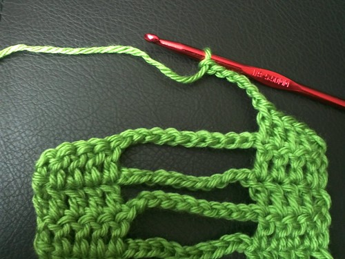 Описание вязания повязки с объемной косой